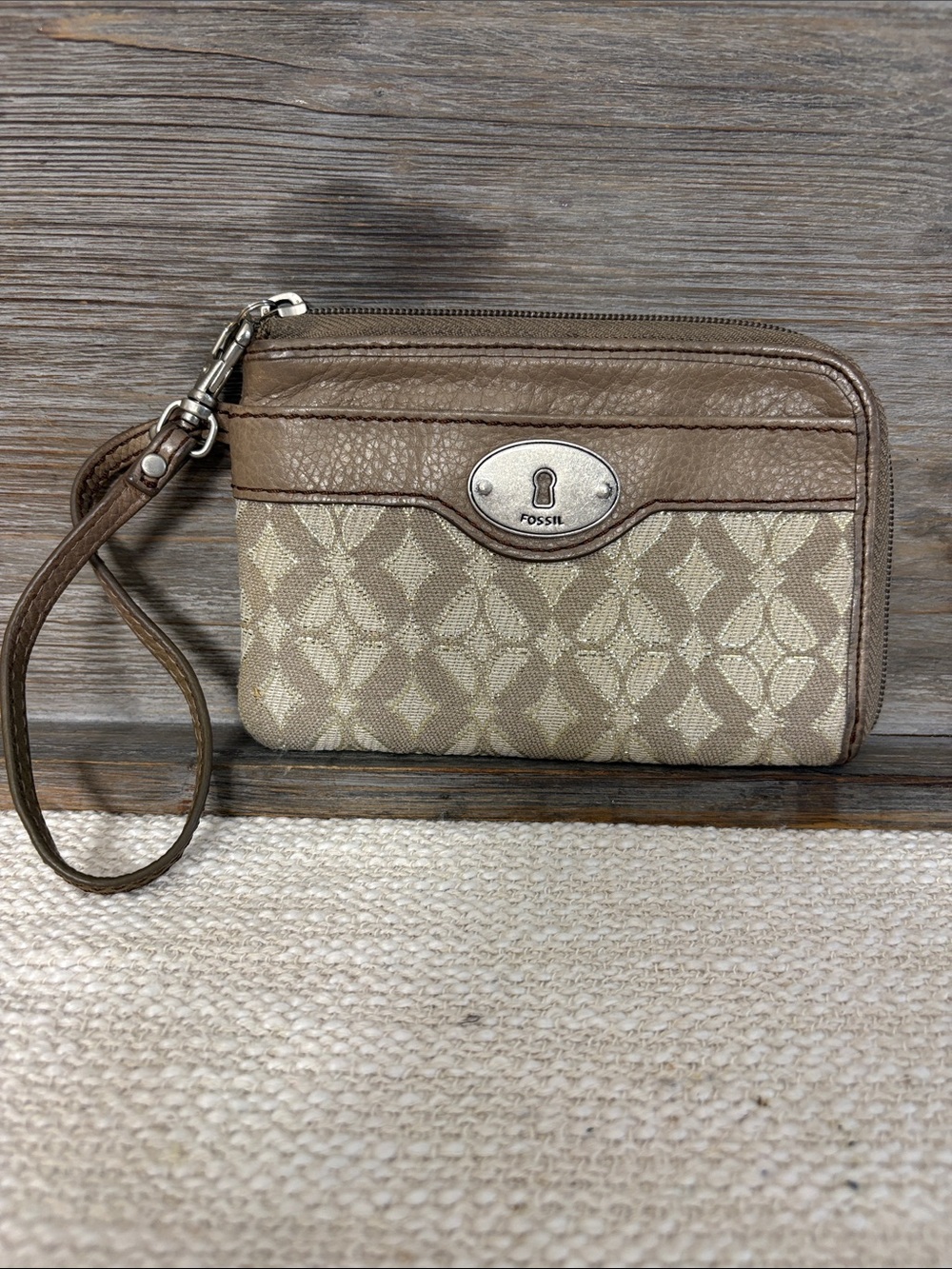 Fossil Taupe & Beige Patterned Wristlet